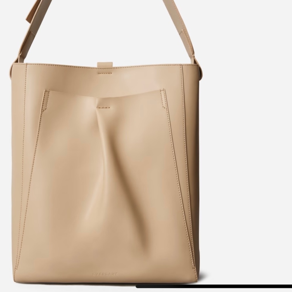 Everlane (taupe) Italian Leather studio bag with dust bag cover